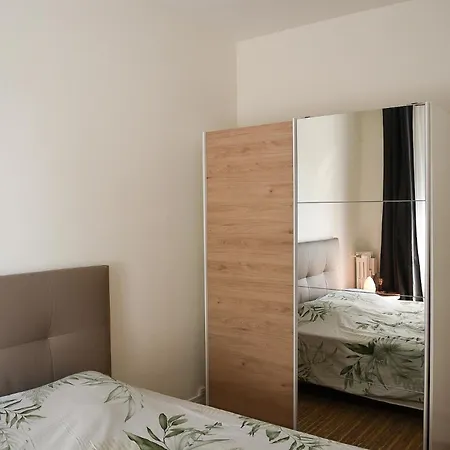 Apartment Elegant Et Clichy